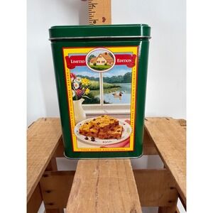 Vintage Nestle Toll House Limited Edition Seasonal Cookie Tin Green Metal Square